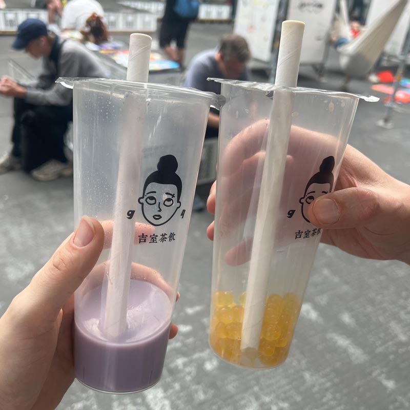 Bubble Tea mit lieben Leuten